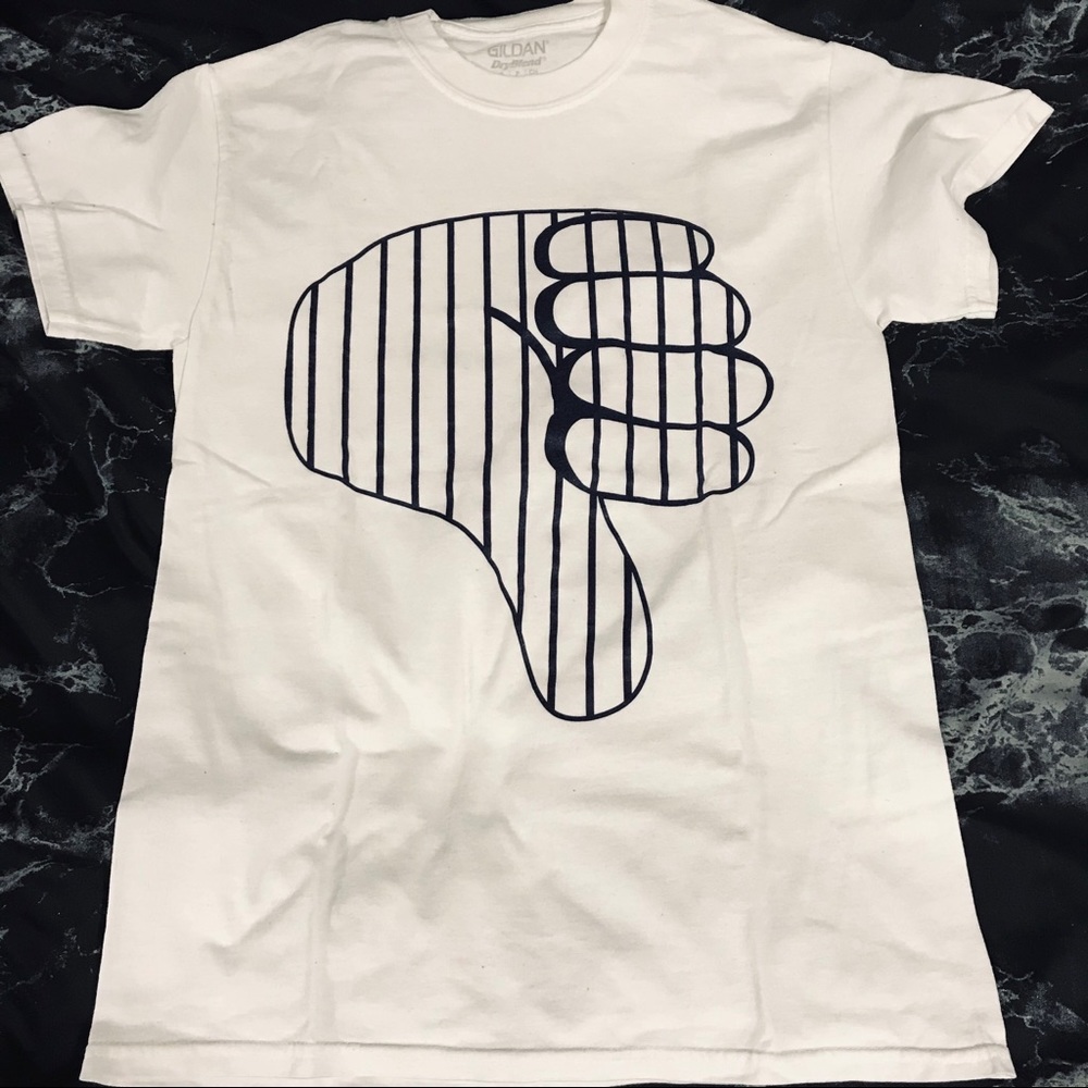 Yankees Thumbs Down Tshirt